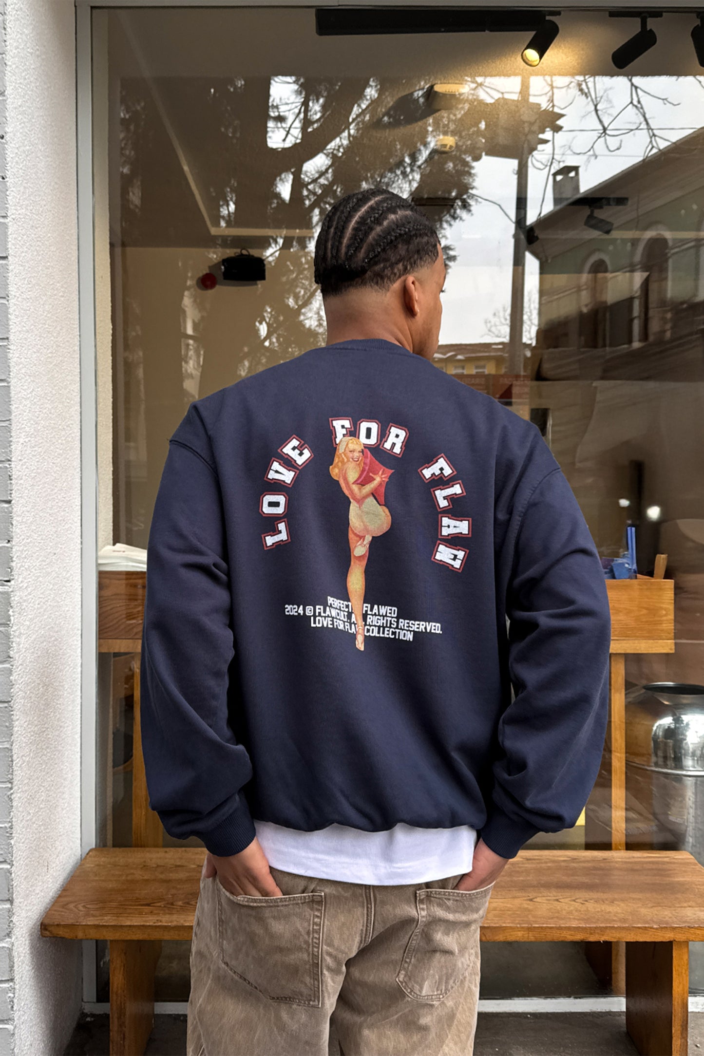 "SHY GIRL" PRINT SWEATSHIRT NAVY