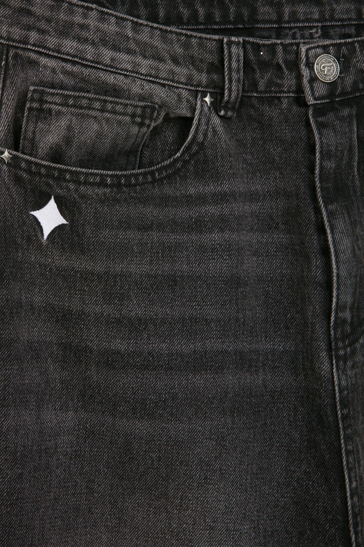 "LFF" EMBROIDERED BAGGY JEAN DARK WASH