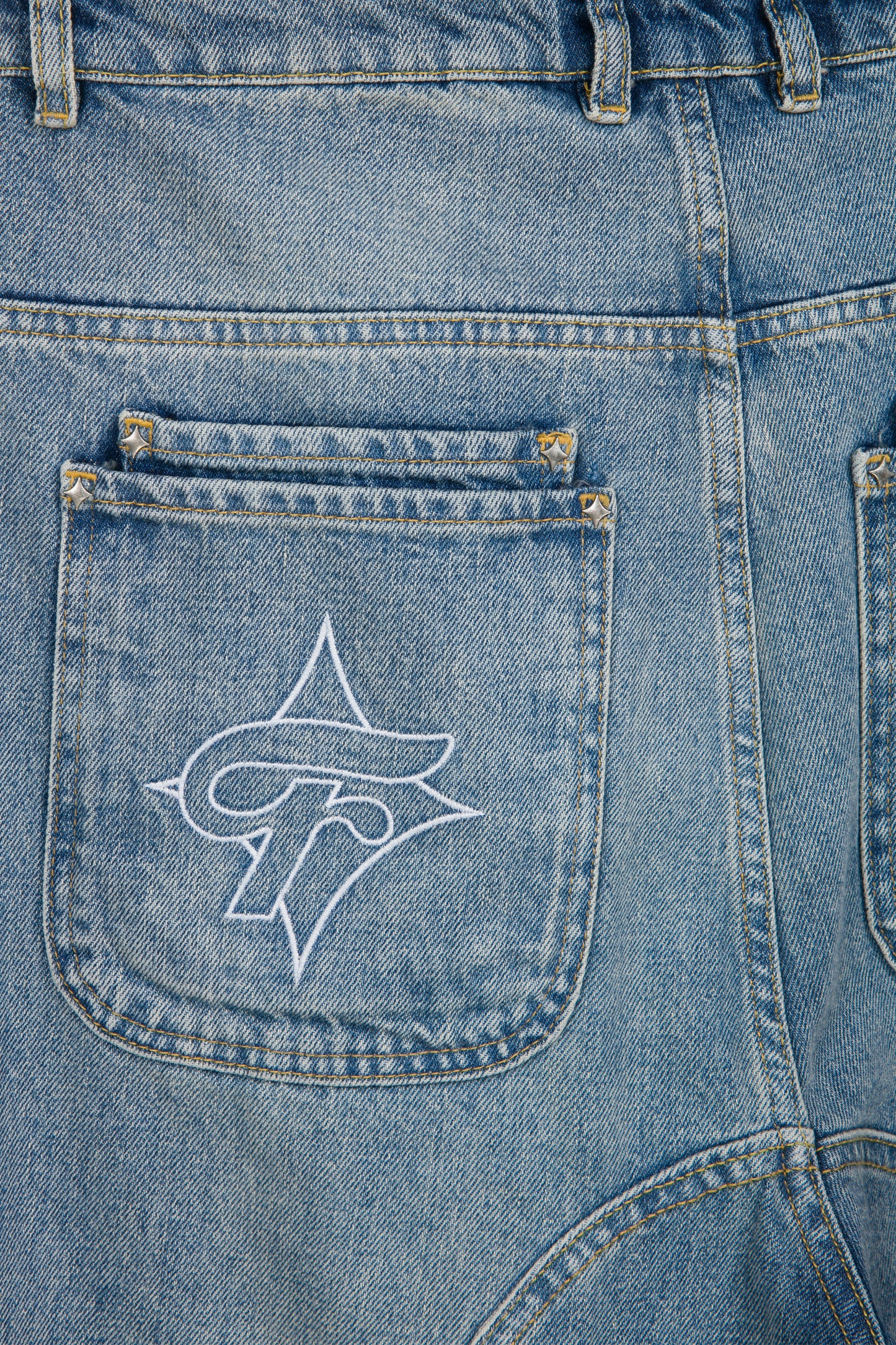 “LFF” EMBROIDERED BAGGY JEAN BLUE