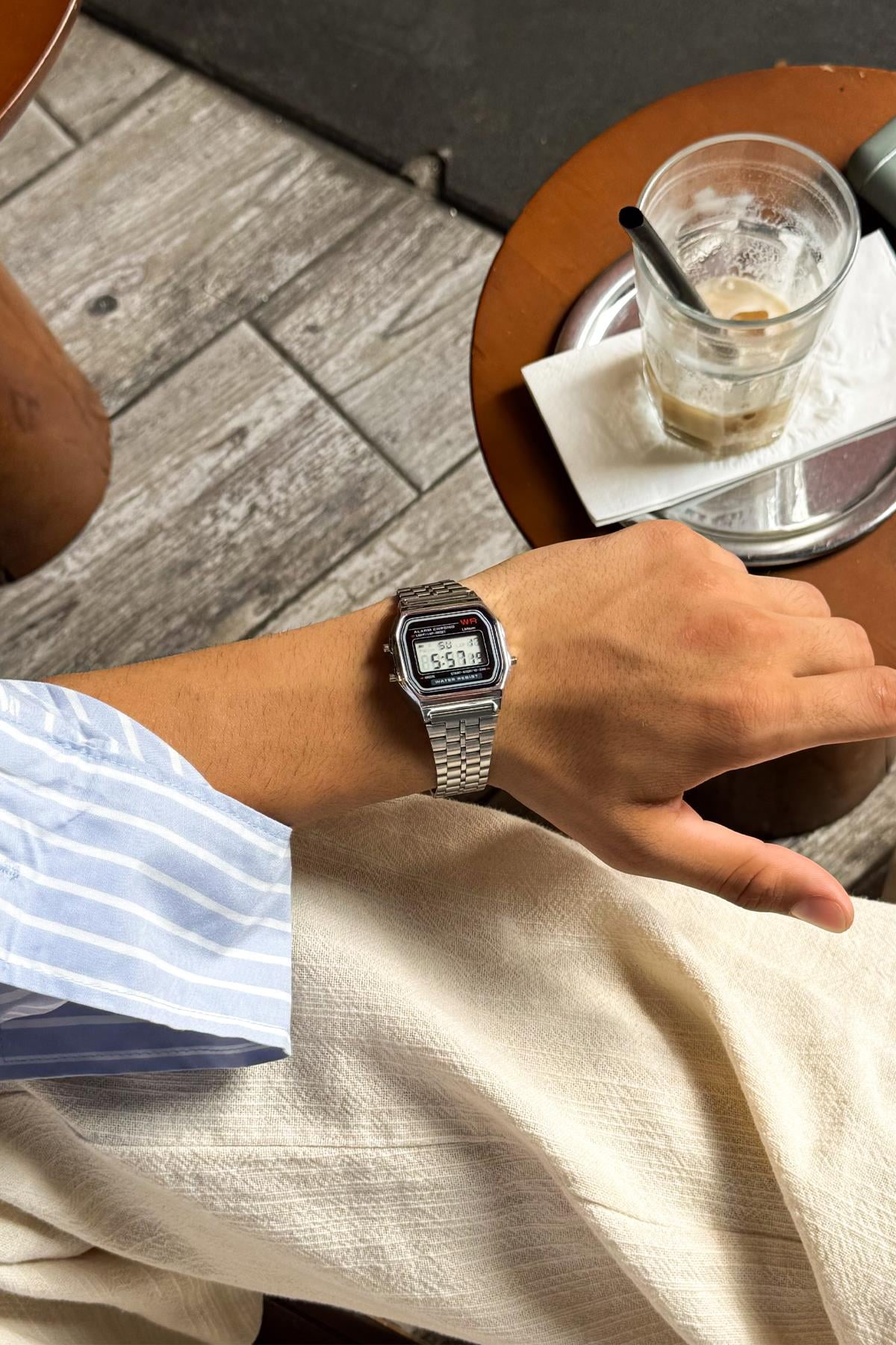 Retrowatch Silver Color Wristwatch