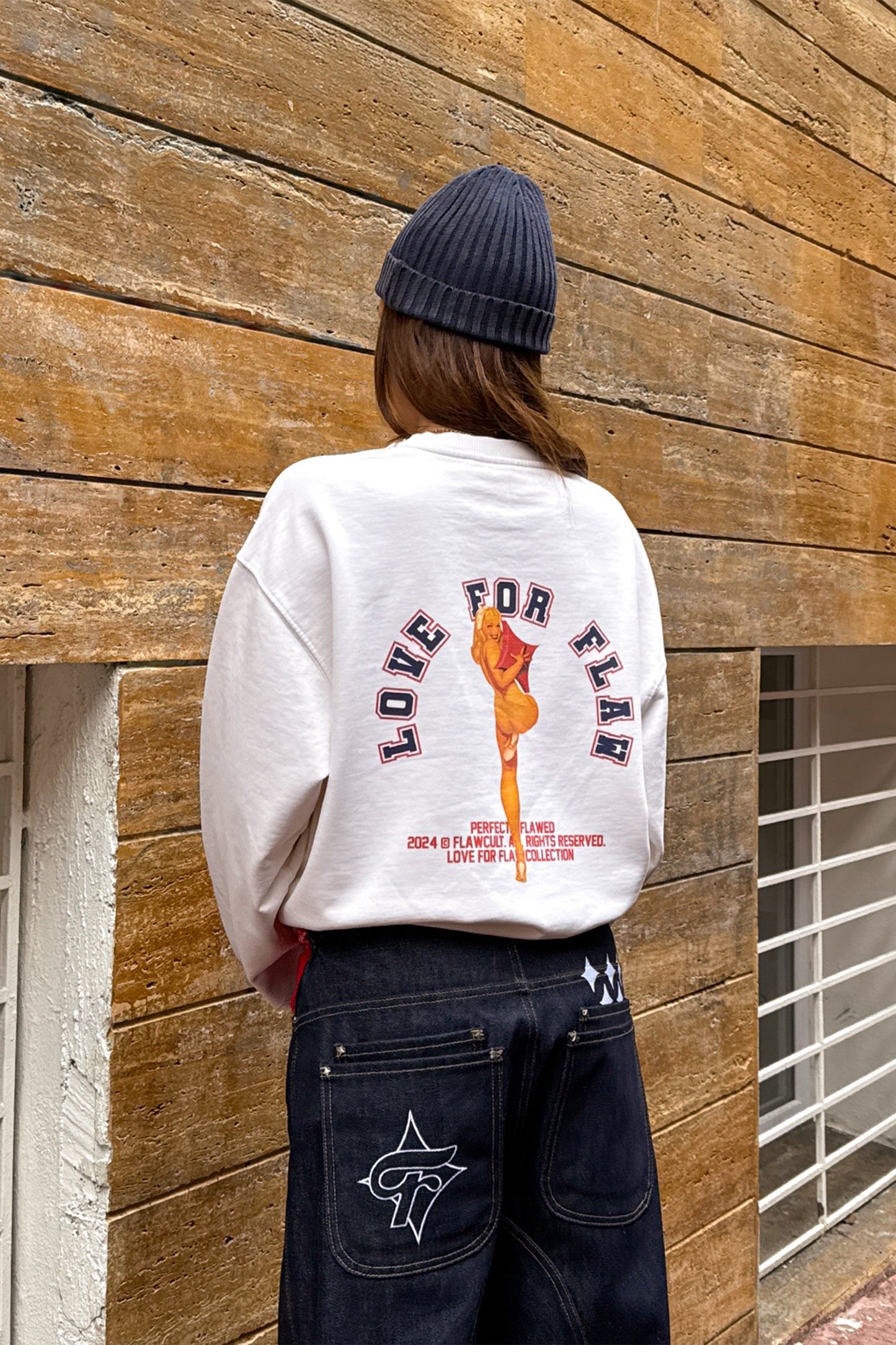 ‘’SHY GIRL’’ PRINT SWEATSHIRT WHITE