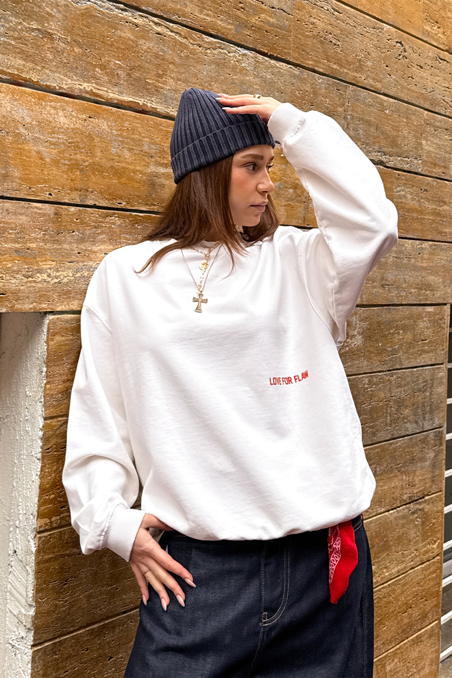 ‘’SHY GIRL’’ PRINT SWEATSHIRT WHITE