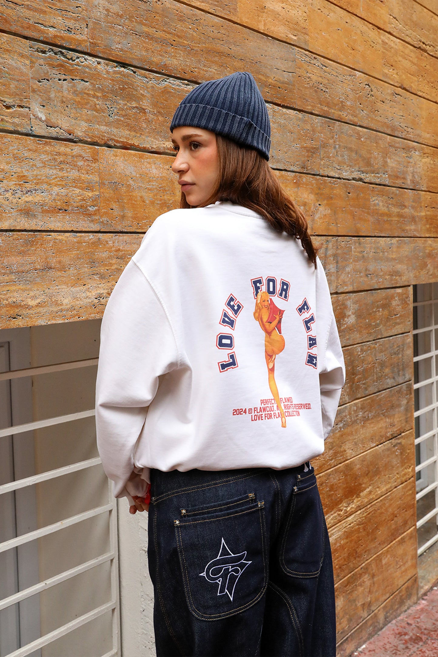 ‘’SHY GIRL’’ PRINT SWEATSHIRT WHITE