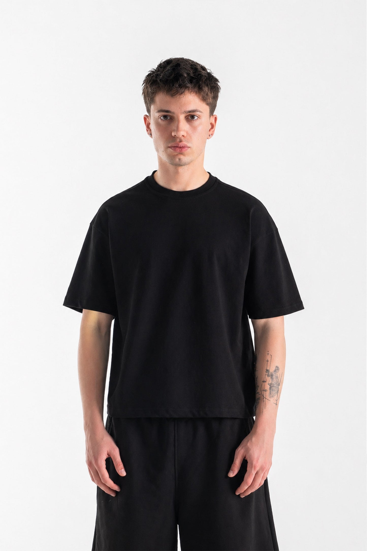 Basic Boxy Fit Black T-shirt