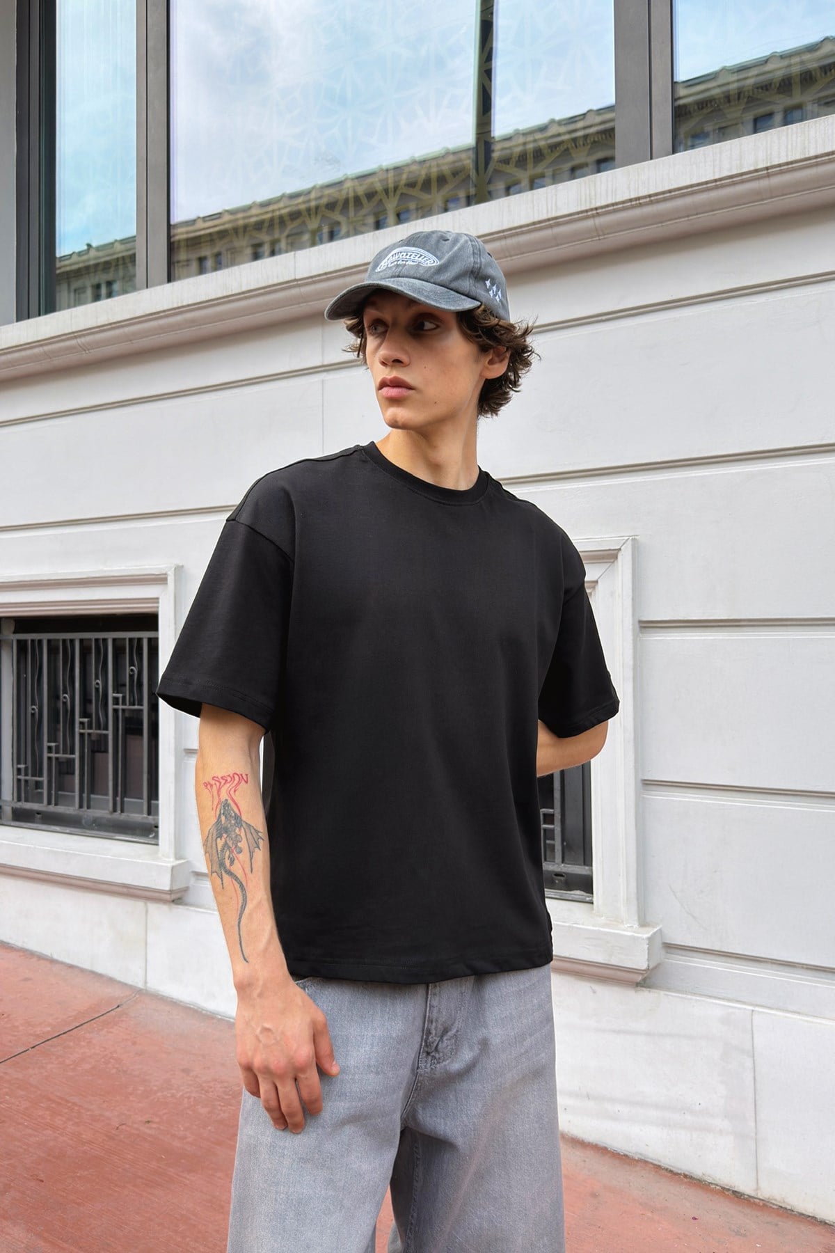 Basic Boxy Fit Black T-shirt