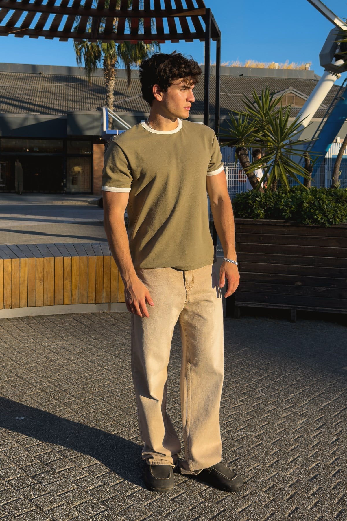 Basic Contrast Trim T-shirt
