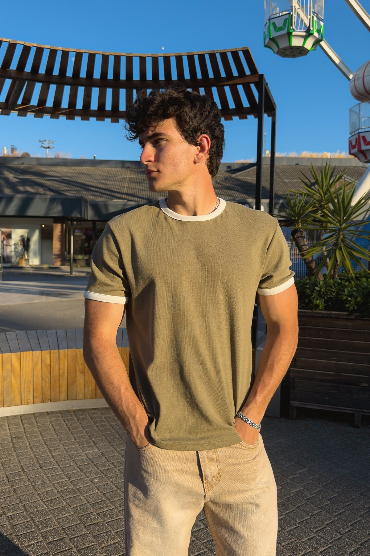 Basic Contrast Trim T-shirt