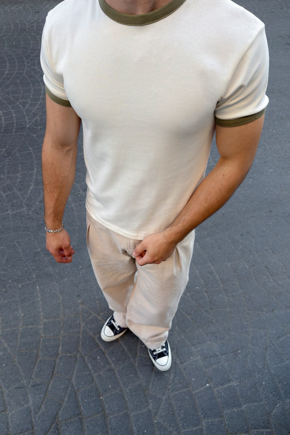 Basic Contrast Trim T-shirt