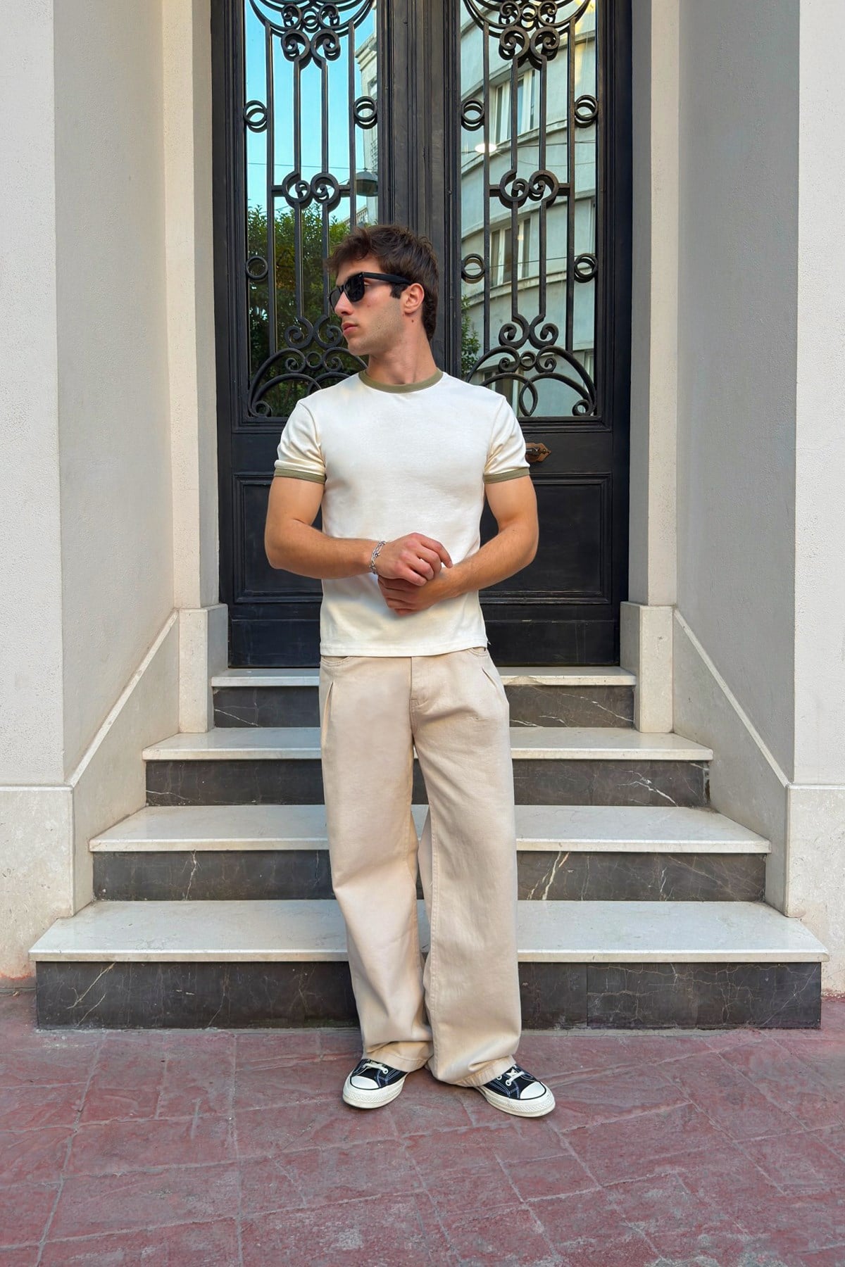 Basic Contrast Trim T-shirt