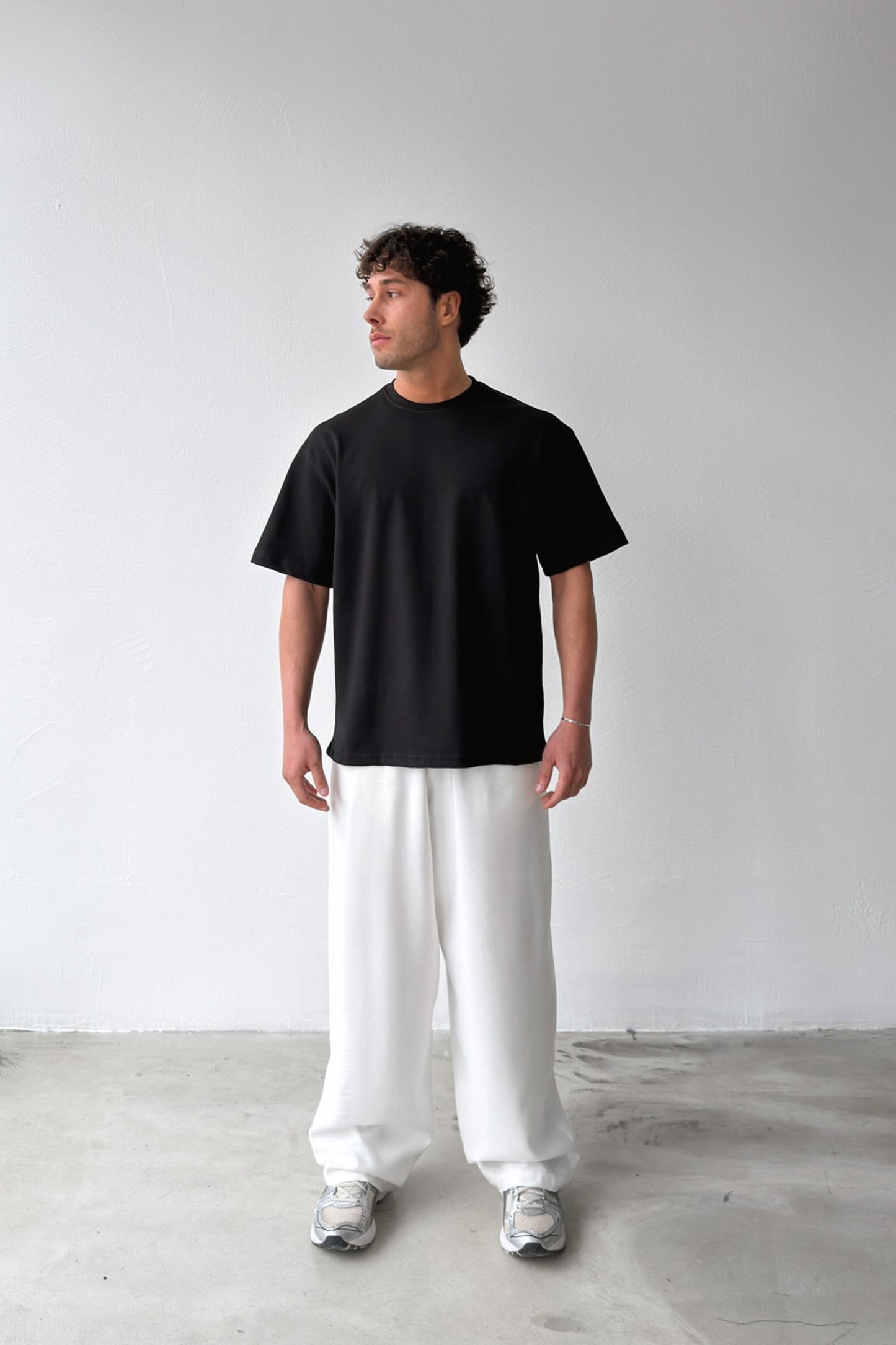 Basic Oversize Fit Black T-shirt