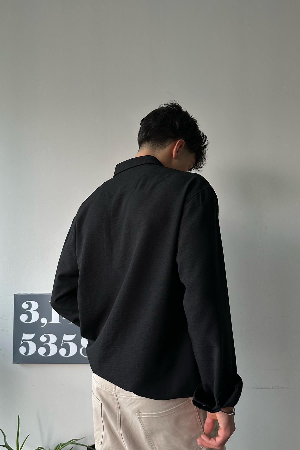 Chill Cozy Relax Fit Shirt Black