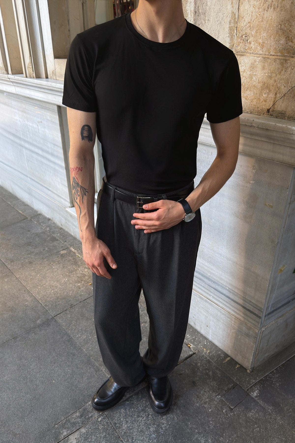 Basic Slim Fit Black T-shirt