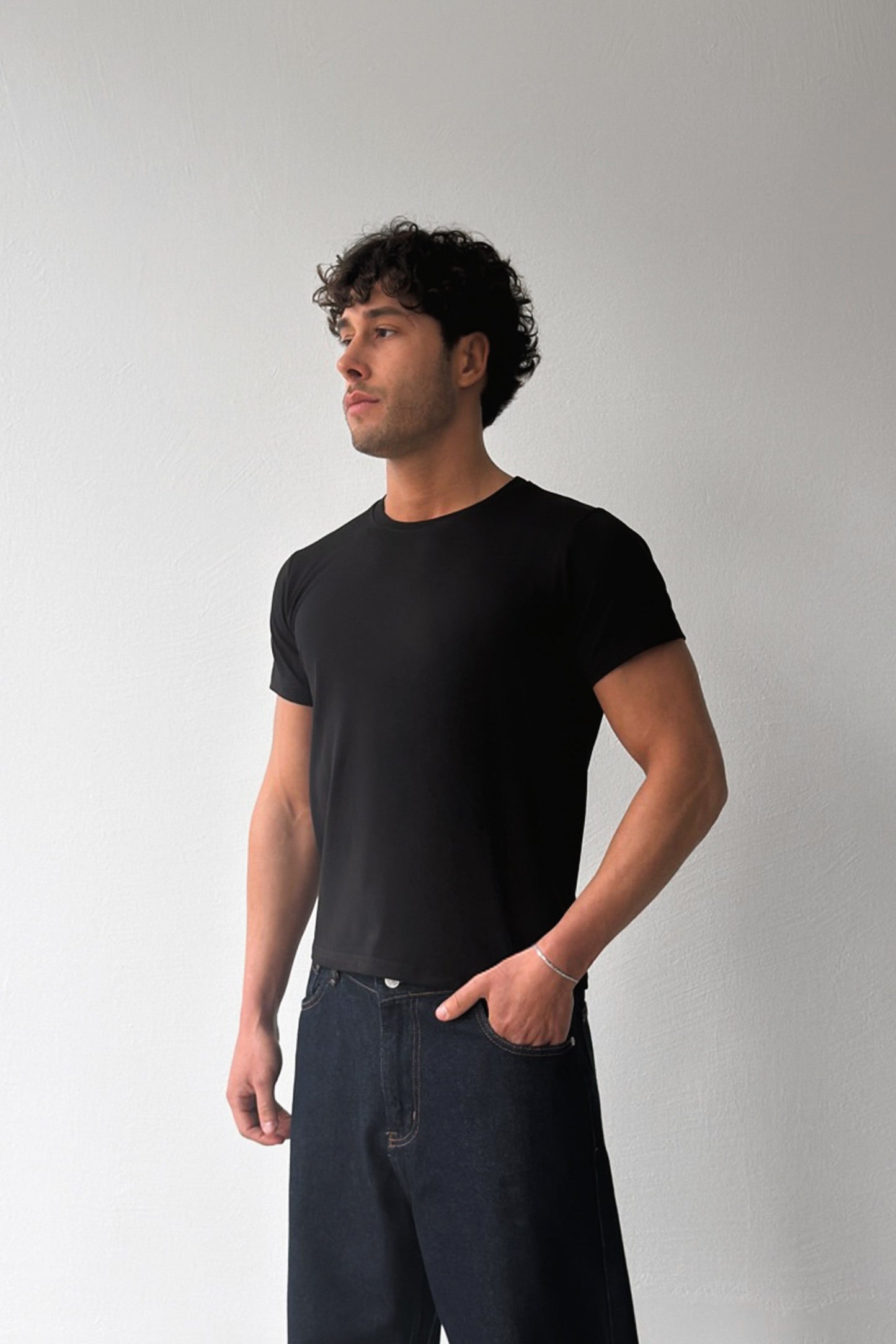 Basic Slim Fit Black T-shirt