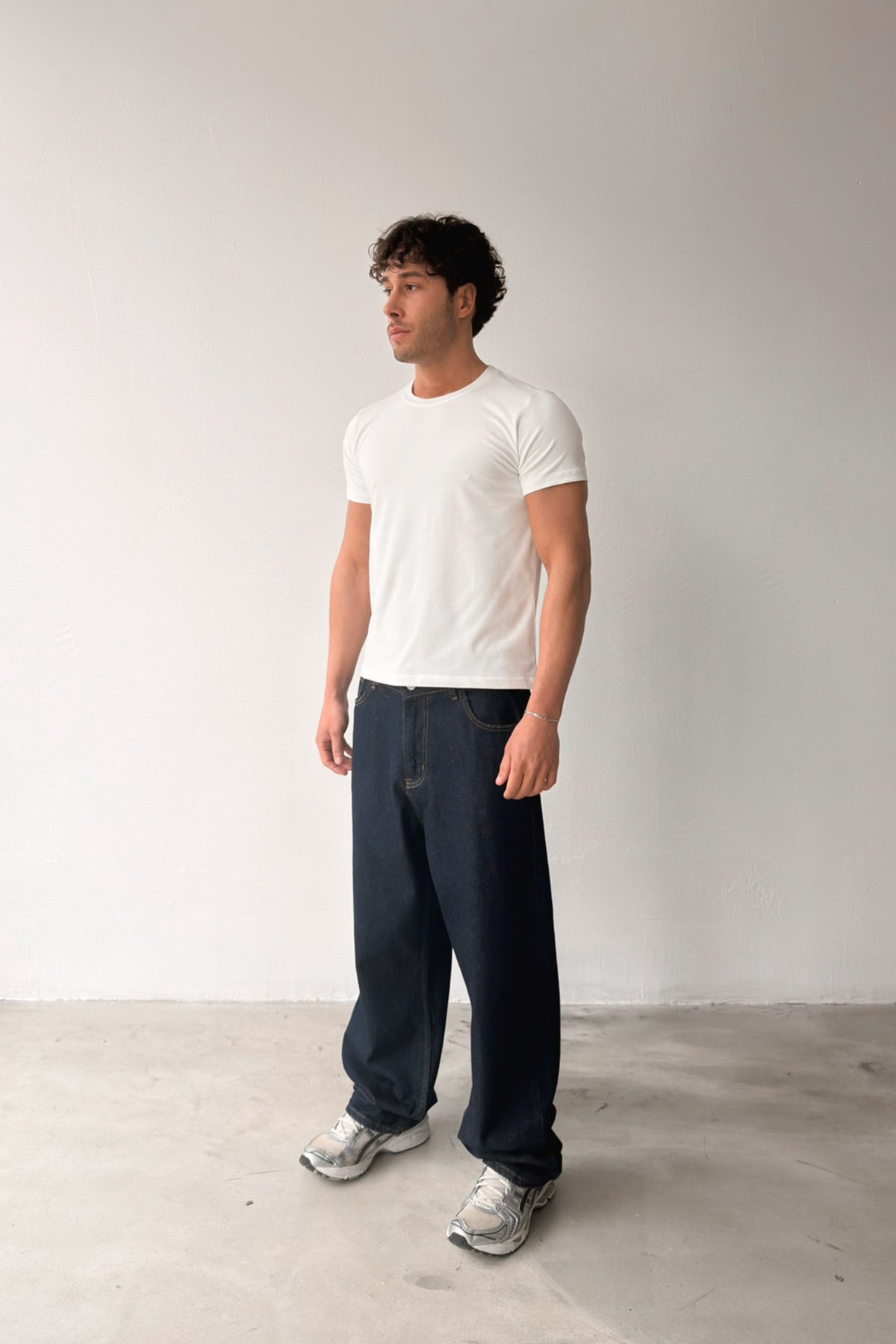 Basic Slim Fit Off-White T-shirt