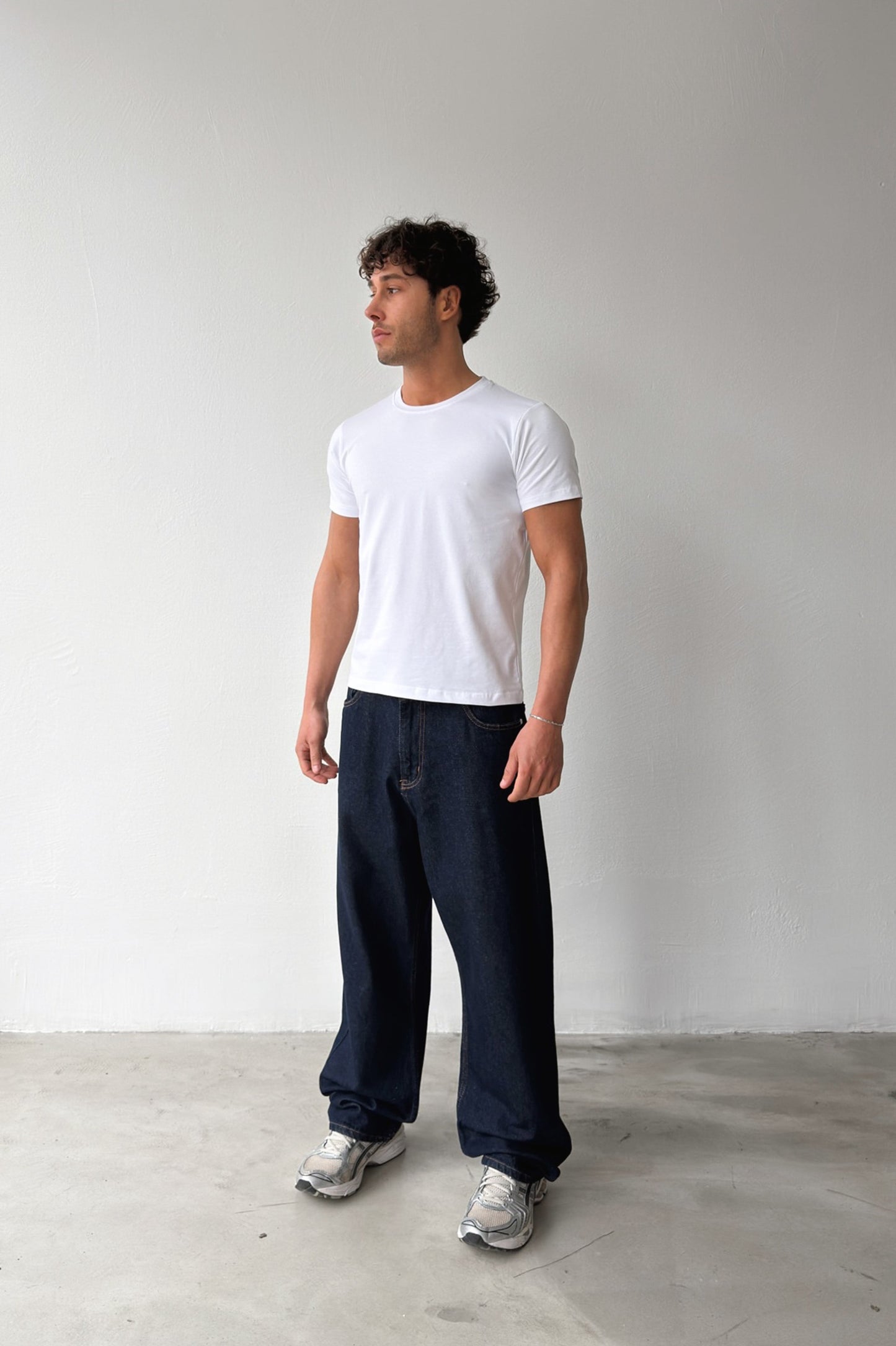 Basic Slim Fit White T-shirt