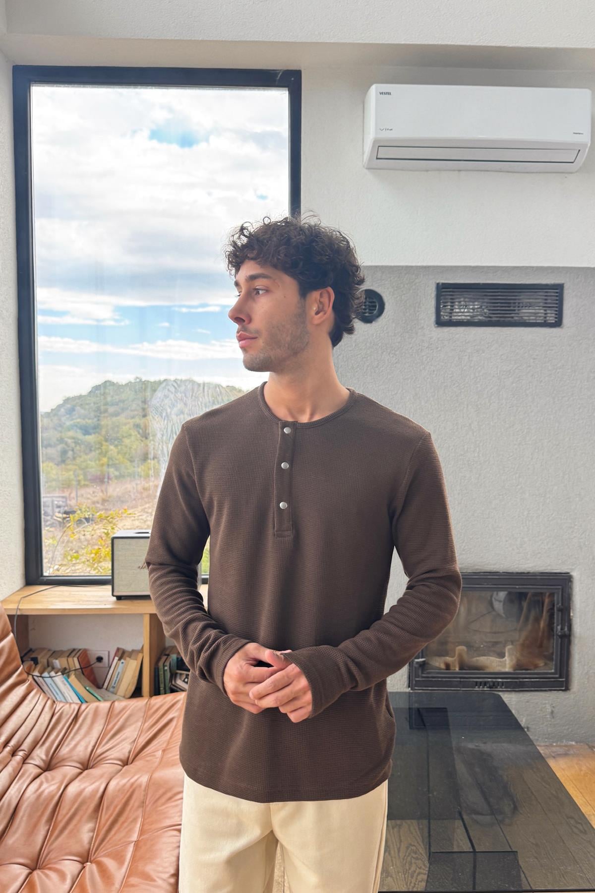 Snap Button Oversize Long Sleeve T-Shirt Brown