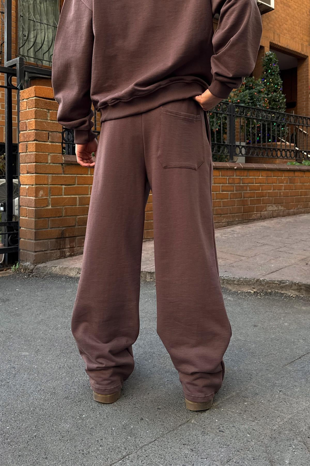 Diagonal Premium Fabric Sweatpants with Elastic Waistband, Brown