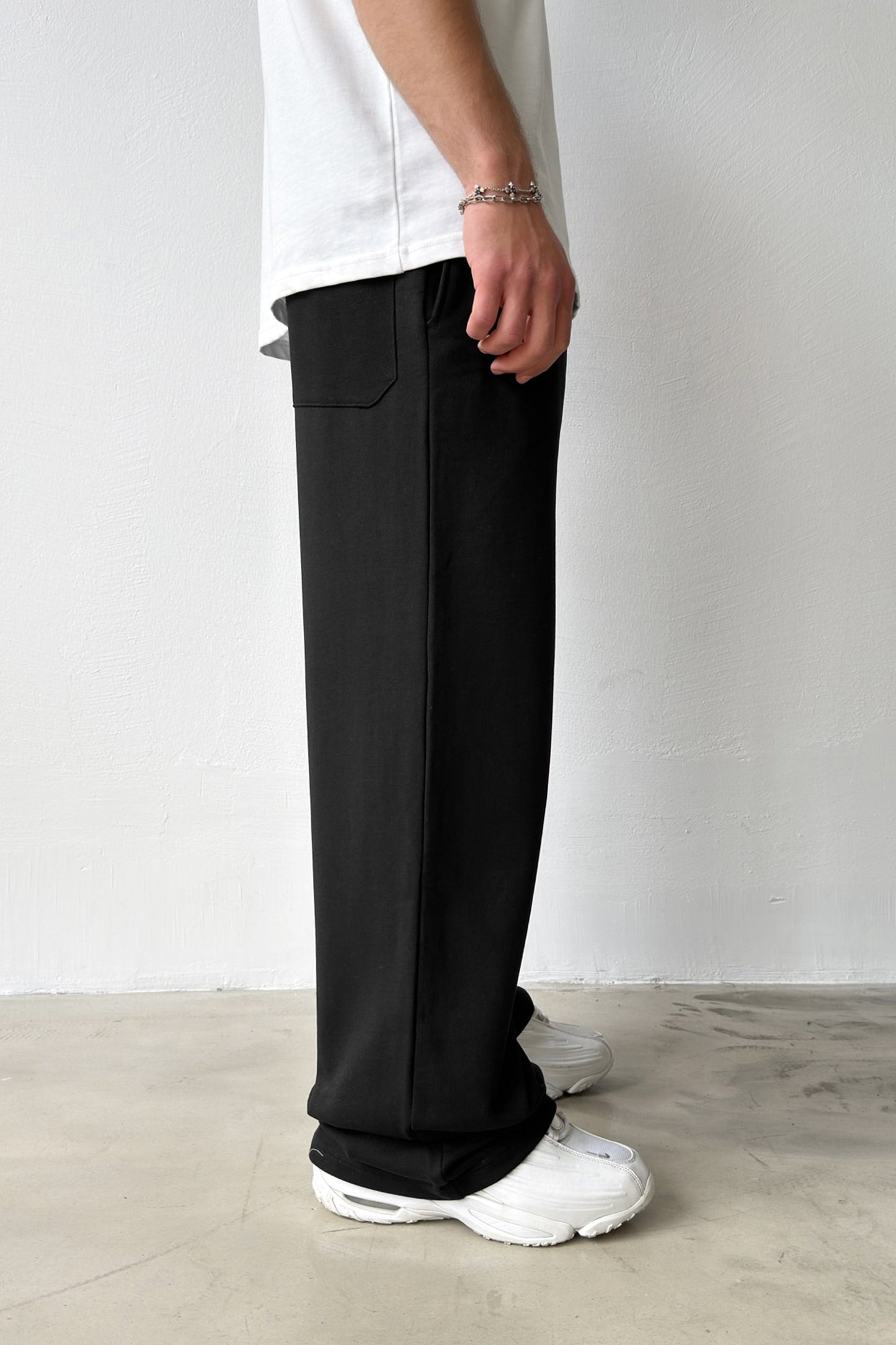 Diagonal Premium Fabric Sweatpants with Elastic Waistband