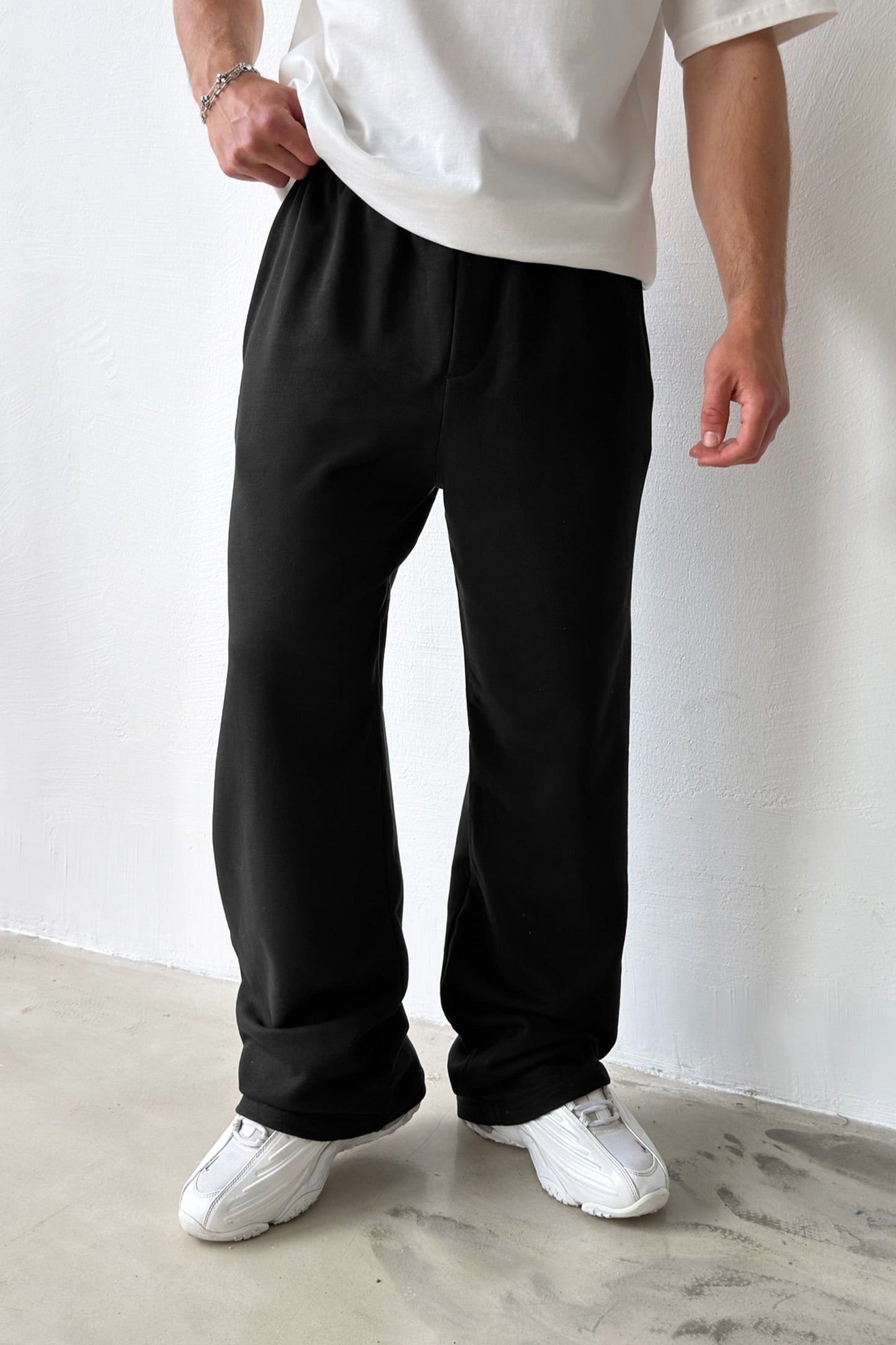 Diagonal Premium Fabric Sweatpants with Elastic Waistband