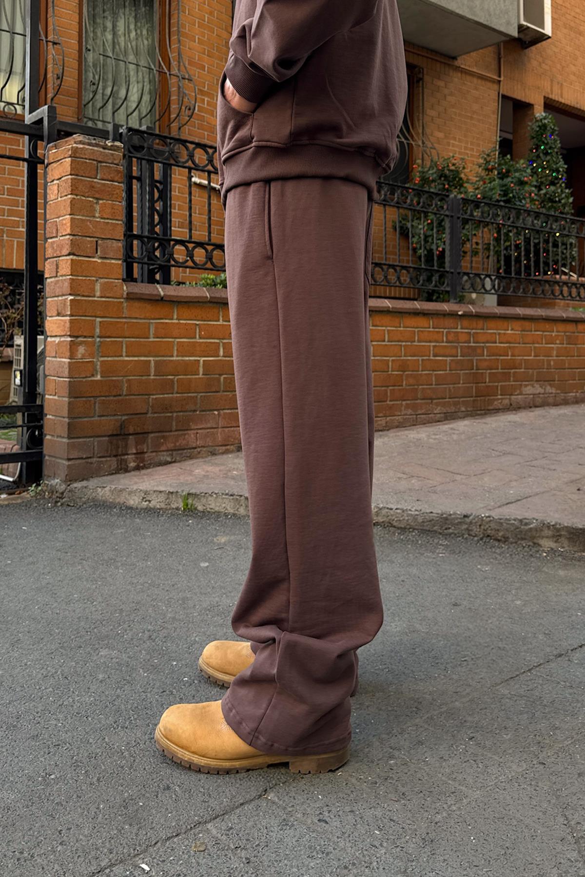 Diagonal Premium Fabric Sweatpants with Elastic Waistband, Brown