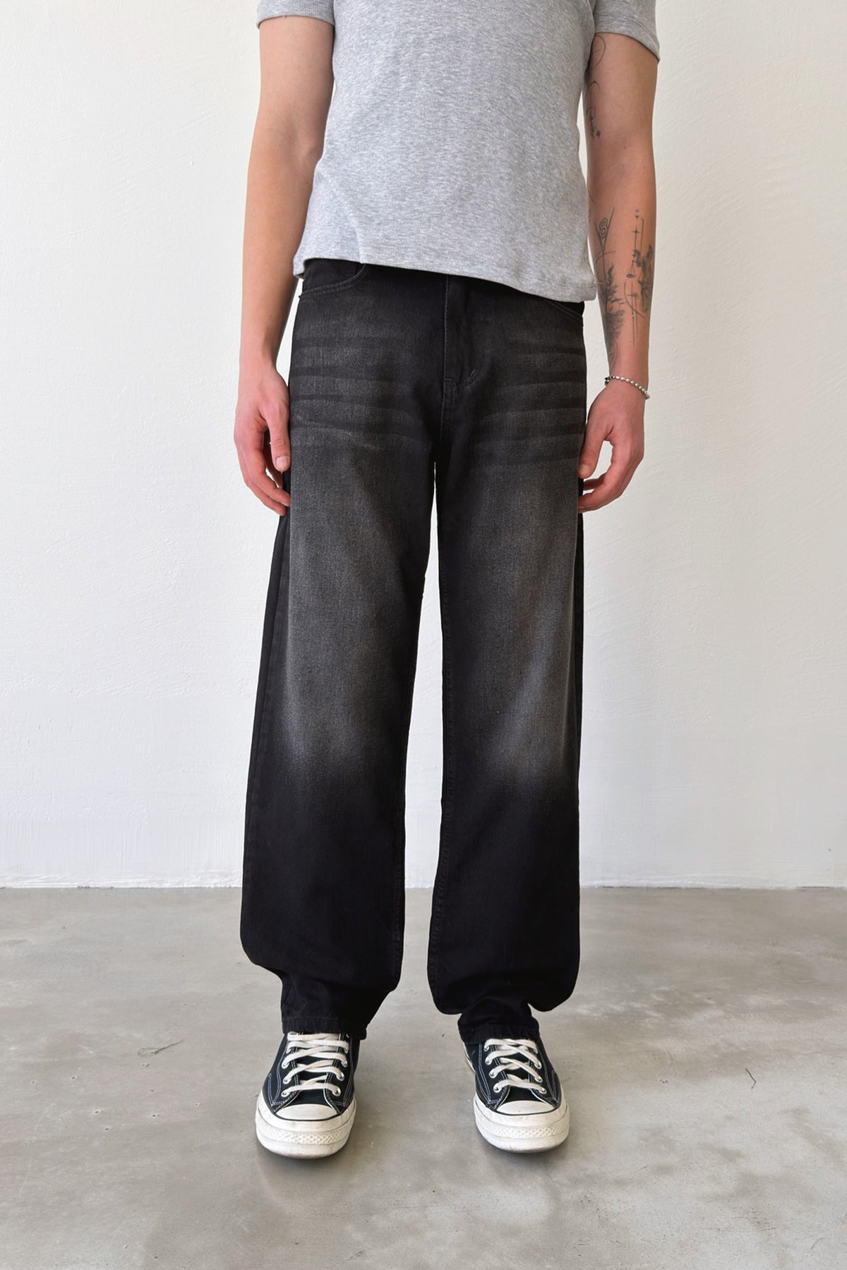 Distressed Style Regular Jeans
