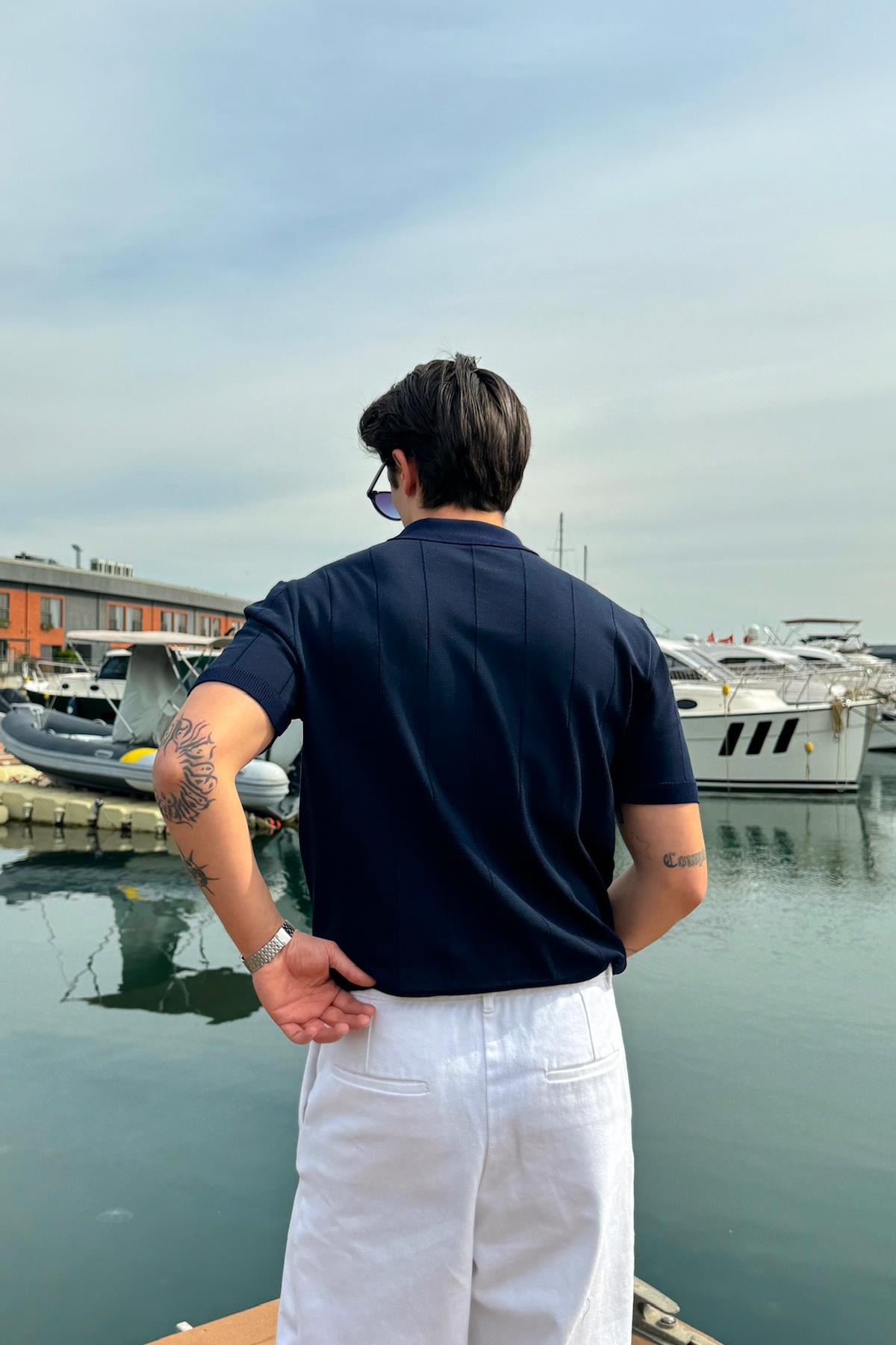 Navy Blue Knit T-shirt with Zip-Up Stitching