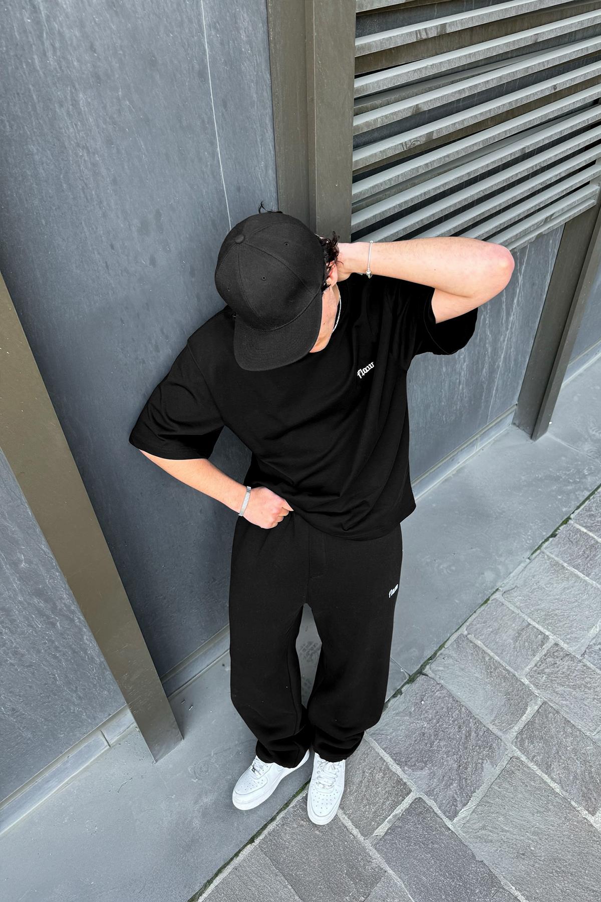 Flaw Embroidered Oversize T-Shirt Black