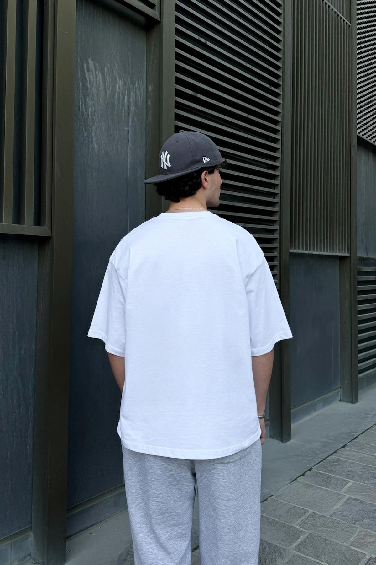 Flaw Embroidered Oversize T-Shirt White