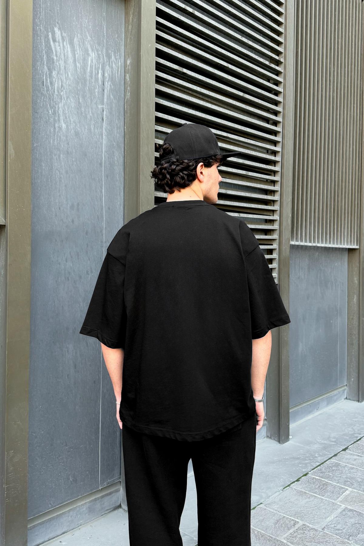 Flaw Embroidered Oversize T-Shirt Black