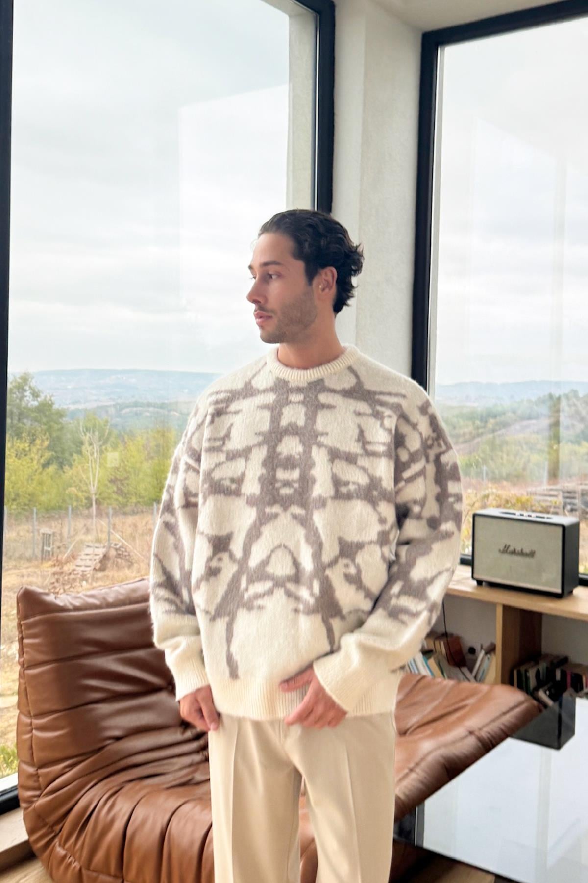 Geometric Pattern Sweater Beige