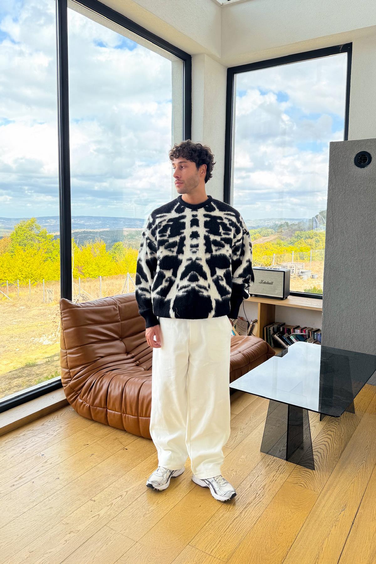 Geometric Pattern Sweater Black