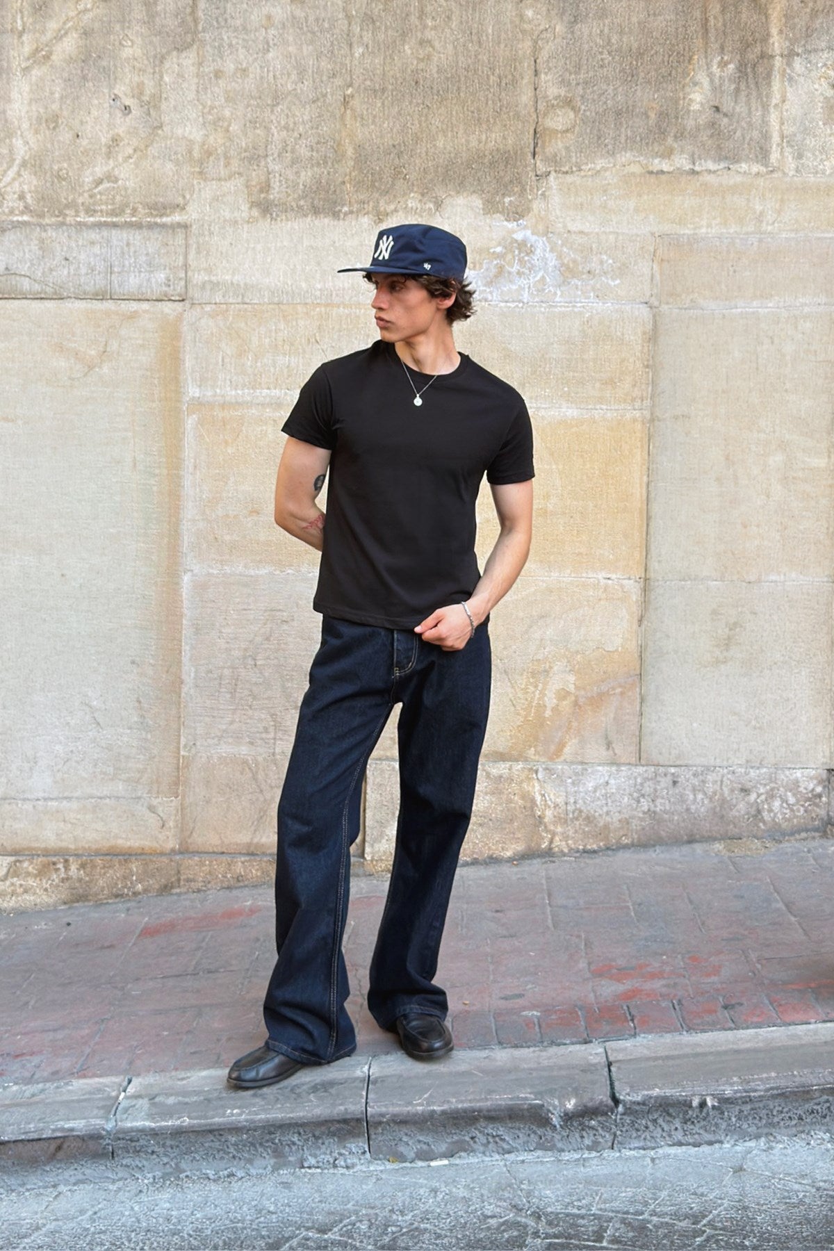 Baby Fit T-shirt with Embroidered Sleeves