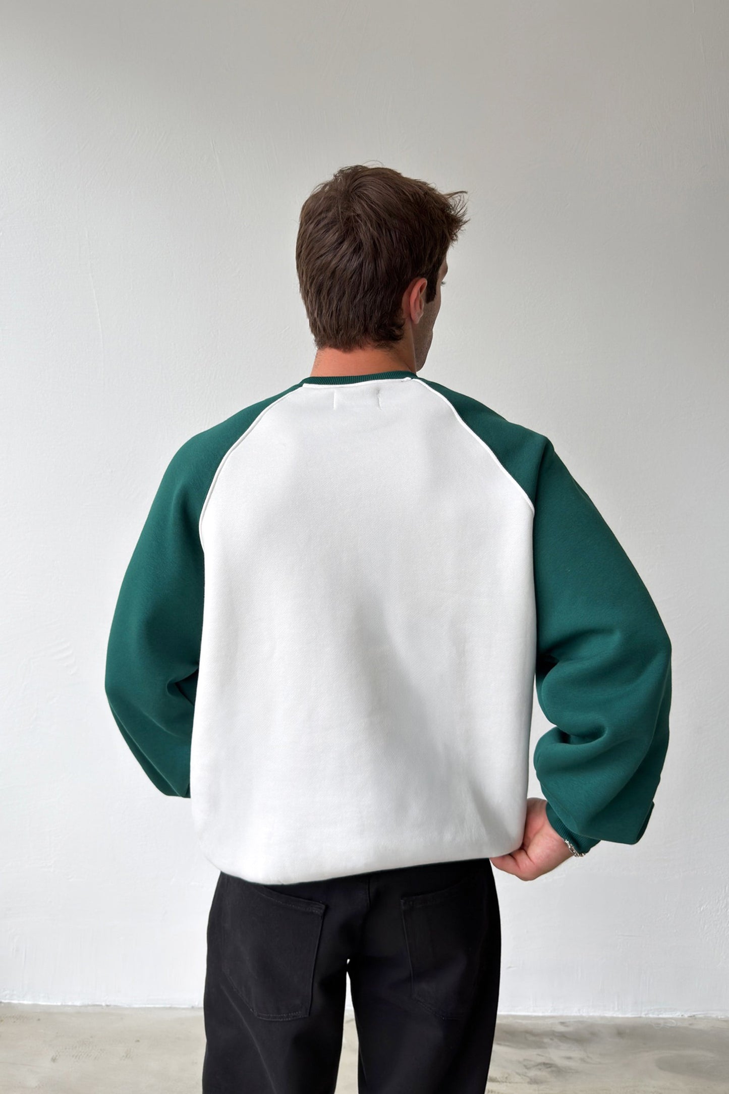 Lumendiv Printed Raglan Sleeve Sweatshirt