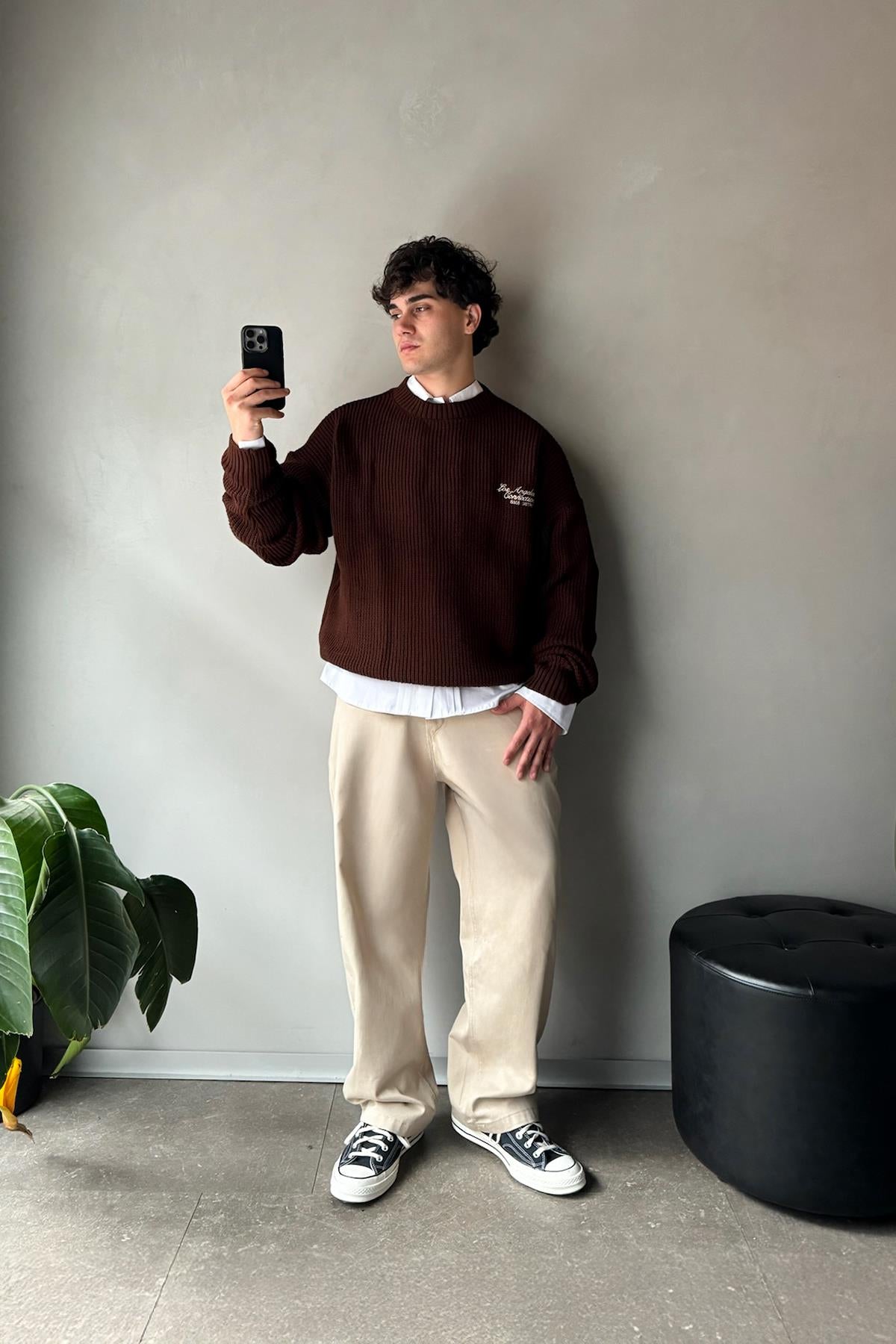 Minimalist Embroidered Crew Neck Sweater, Brown