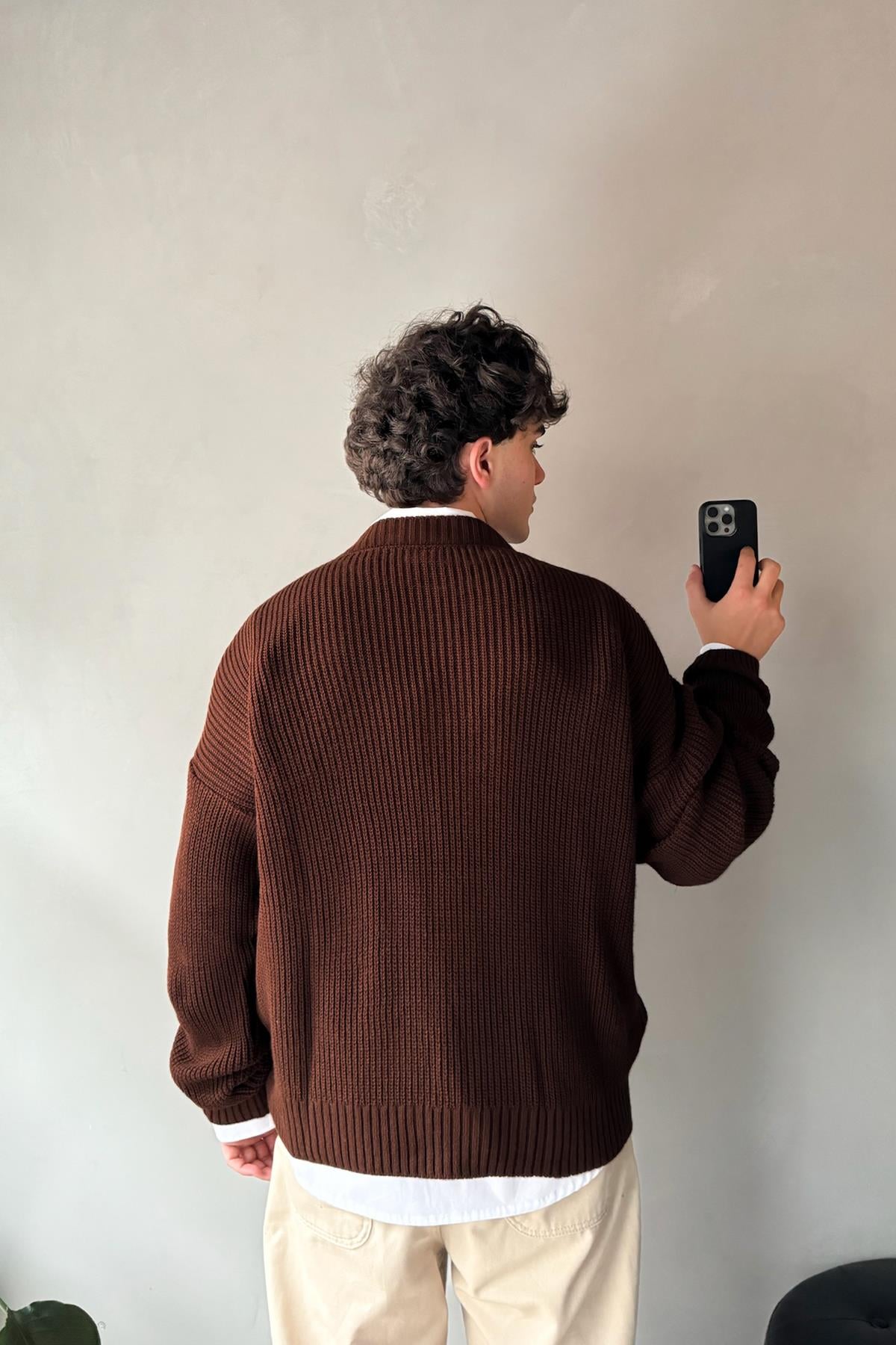 Minimalist Embroidered Crew Neck Sweater, Brown