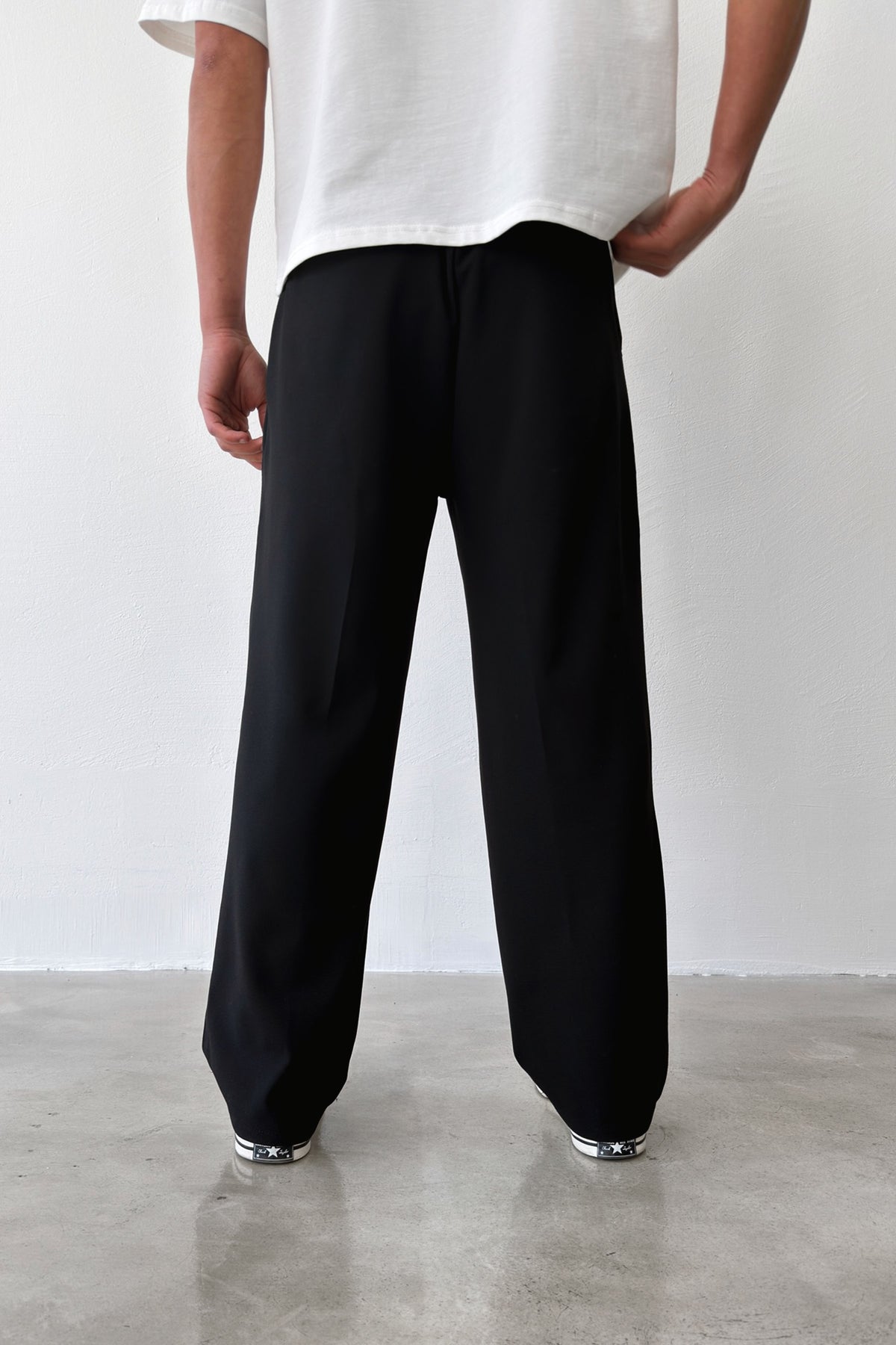 Pleated Baggy Fit Fabric Black Trousers