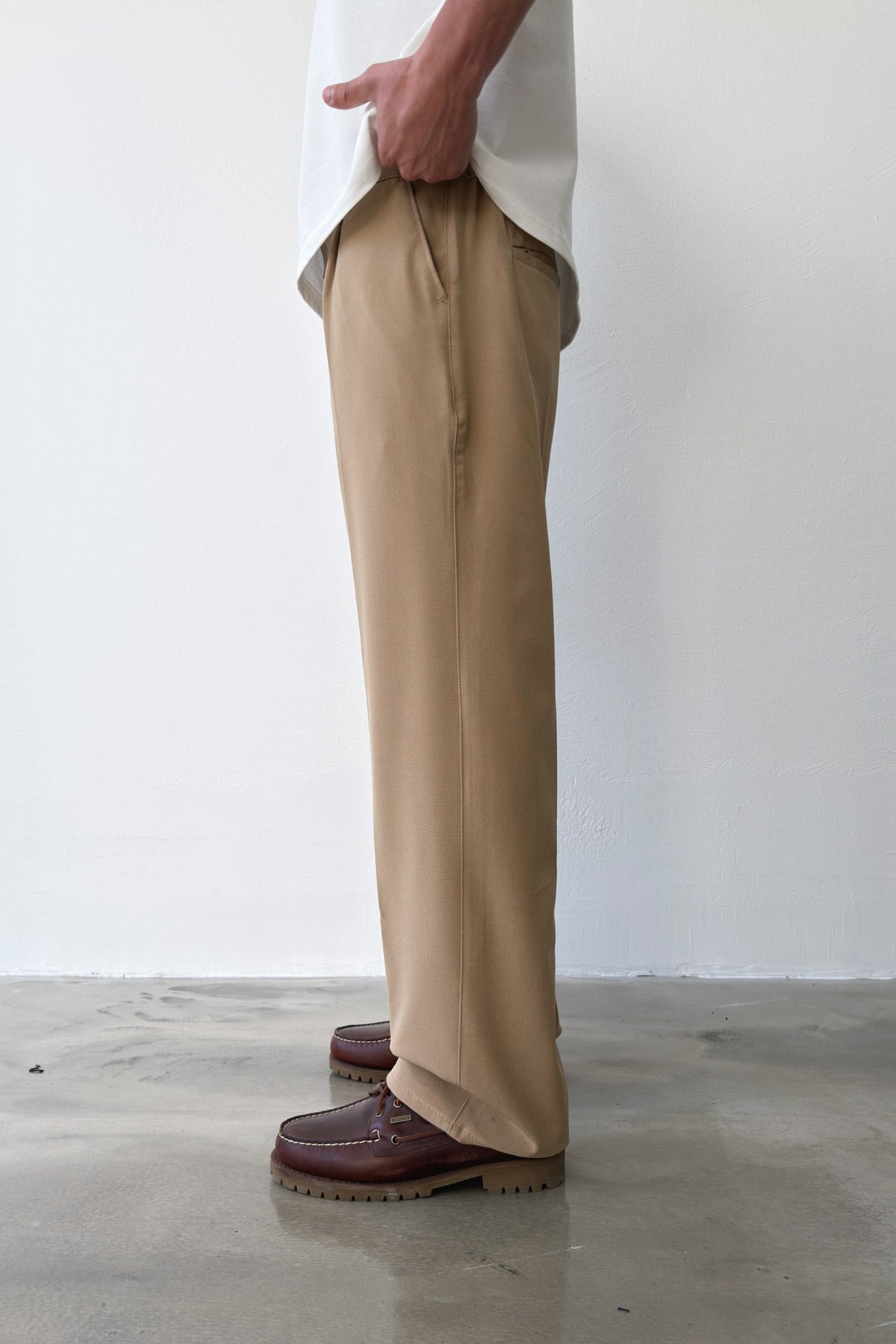 Pleated Baggy Fit Fabric Mink Trousers