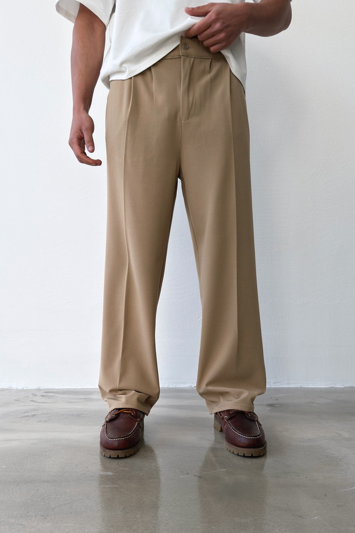 Pleated Baggy Fit Fabric Mink Trousers