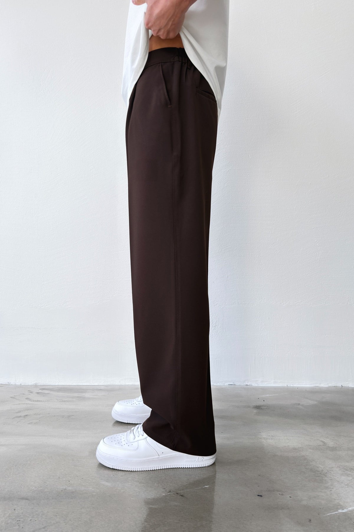 Pleated Baggy Fit Fabric Brown Trousers