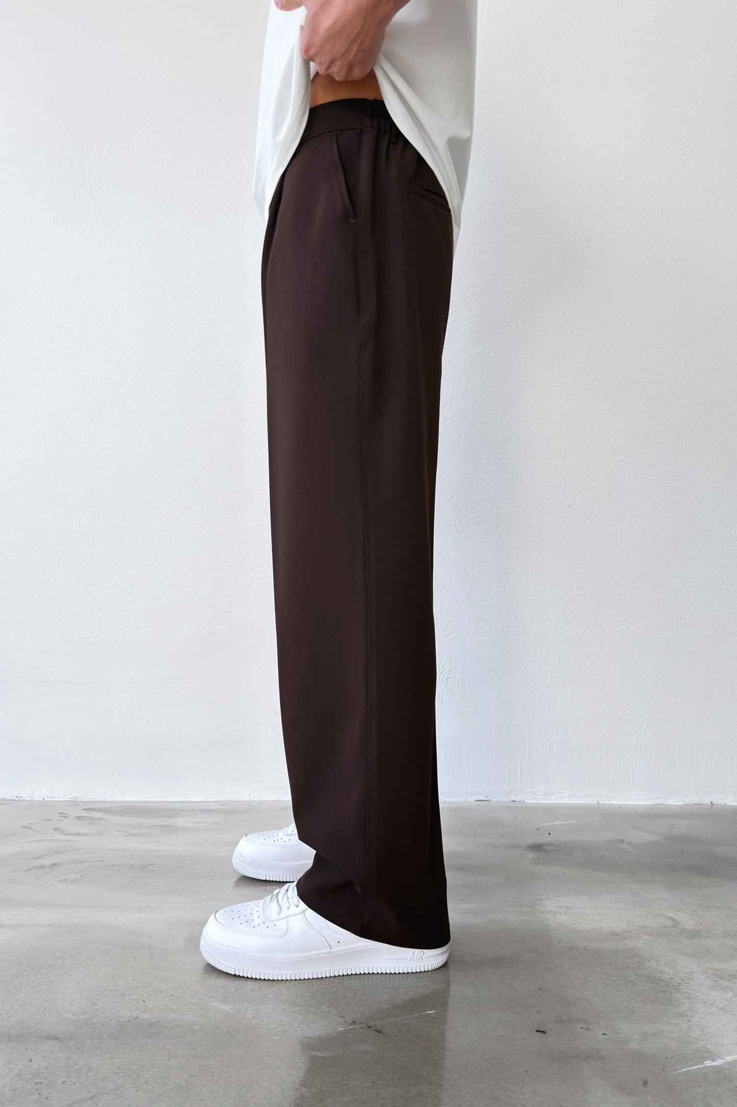 Pleated Baggy Fit Fabric Brown Trousers