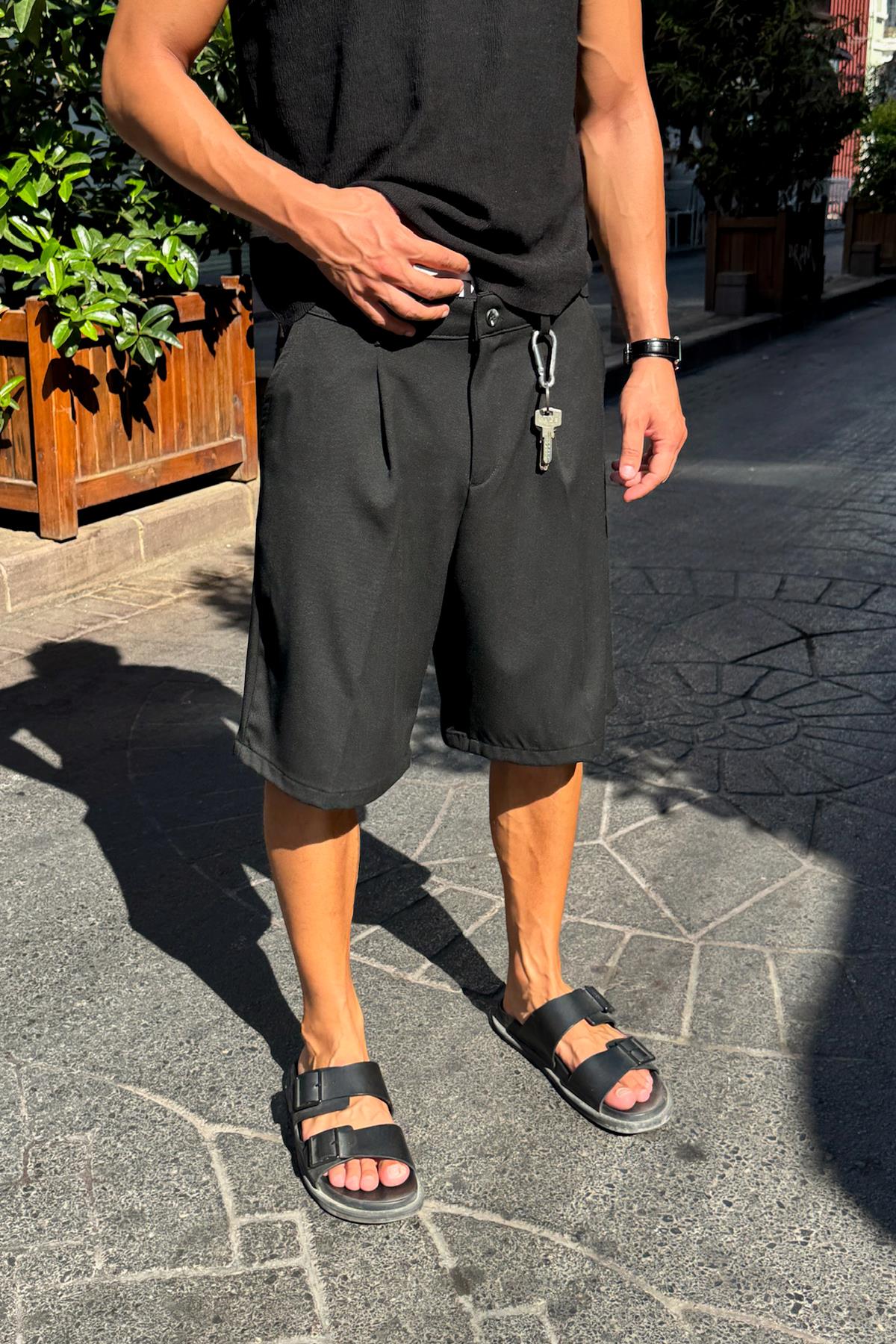 Pleated Black Fabric Shorts Black
