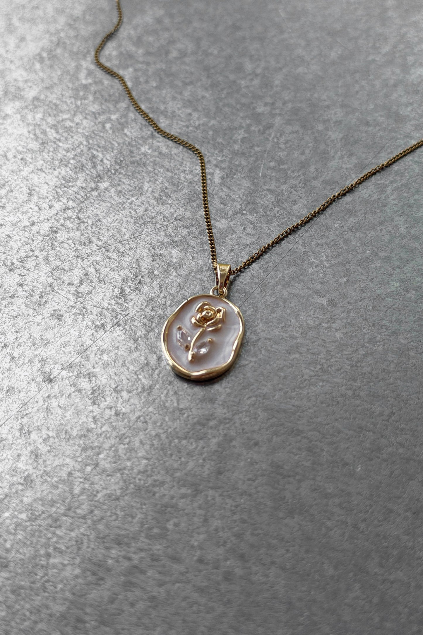 Rosa Necklace