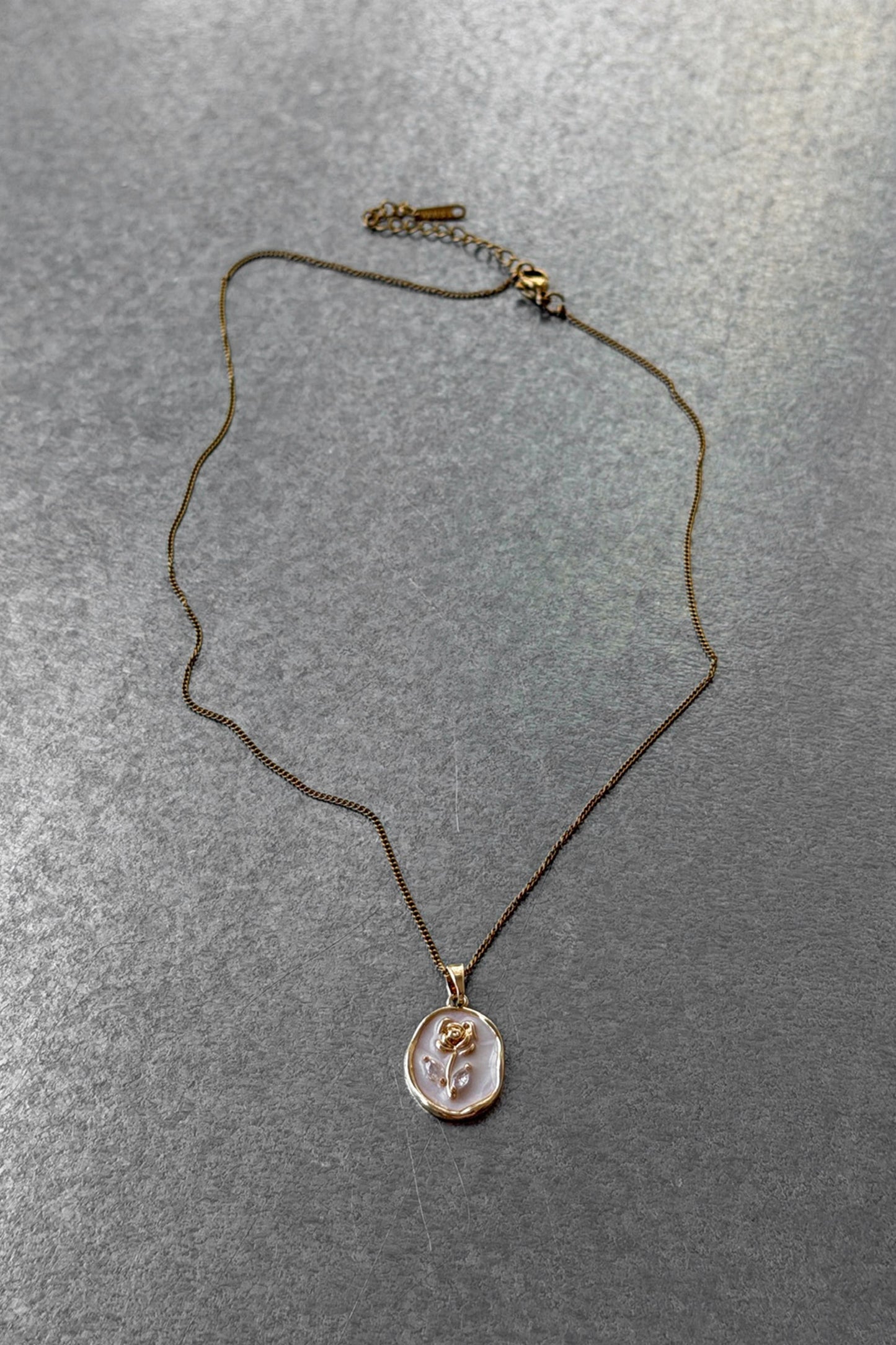 Rosa Necklace