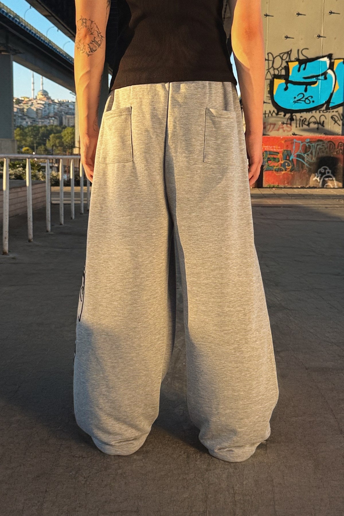 Script Adjustable Grey Melange Baggy Sweatpants
