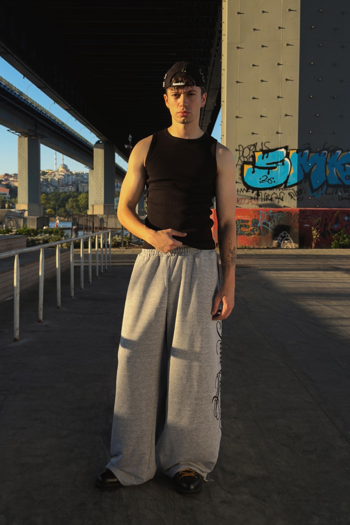 Script Adjustable Grey Melange Baggy Sweatpants