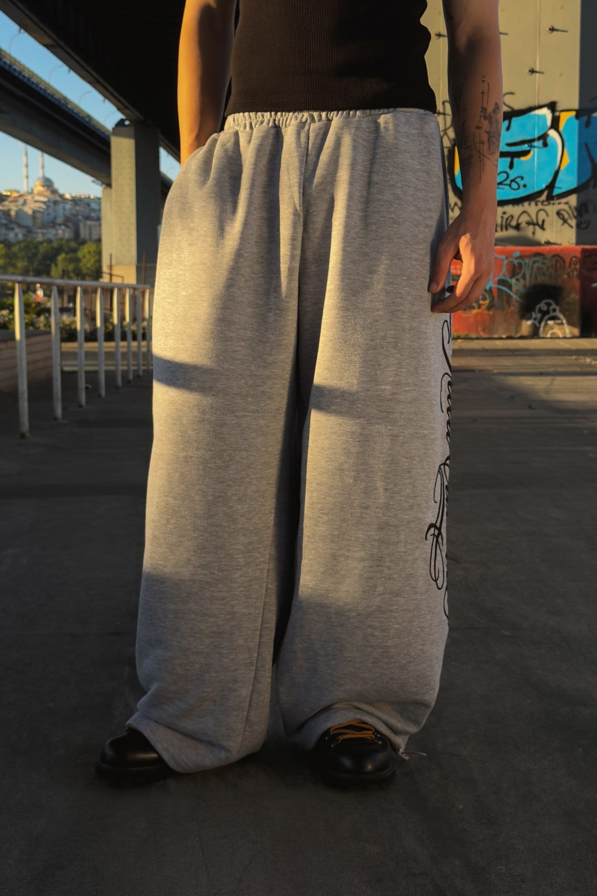 Script Adjustable Grey Melange Baggy Sweatpants