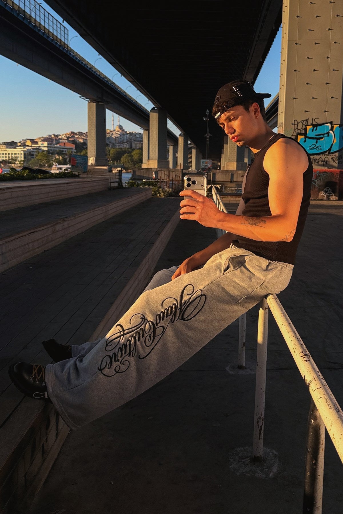 Script Adjustable Grey Melange Baggy Sweatpants