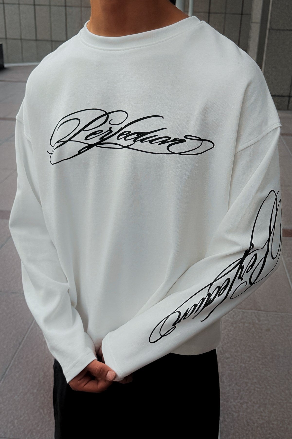 Curved Printed Boxy Fit Long-Sleeve