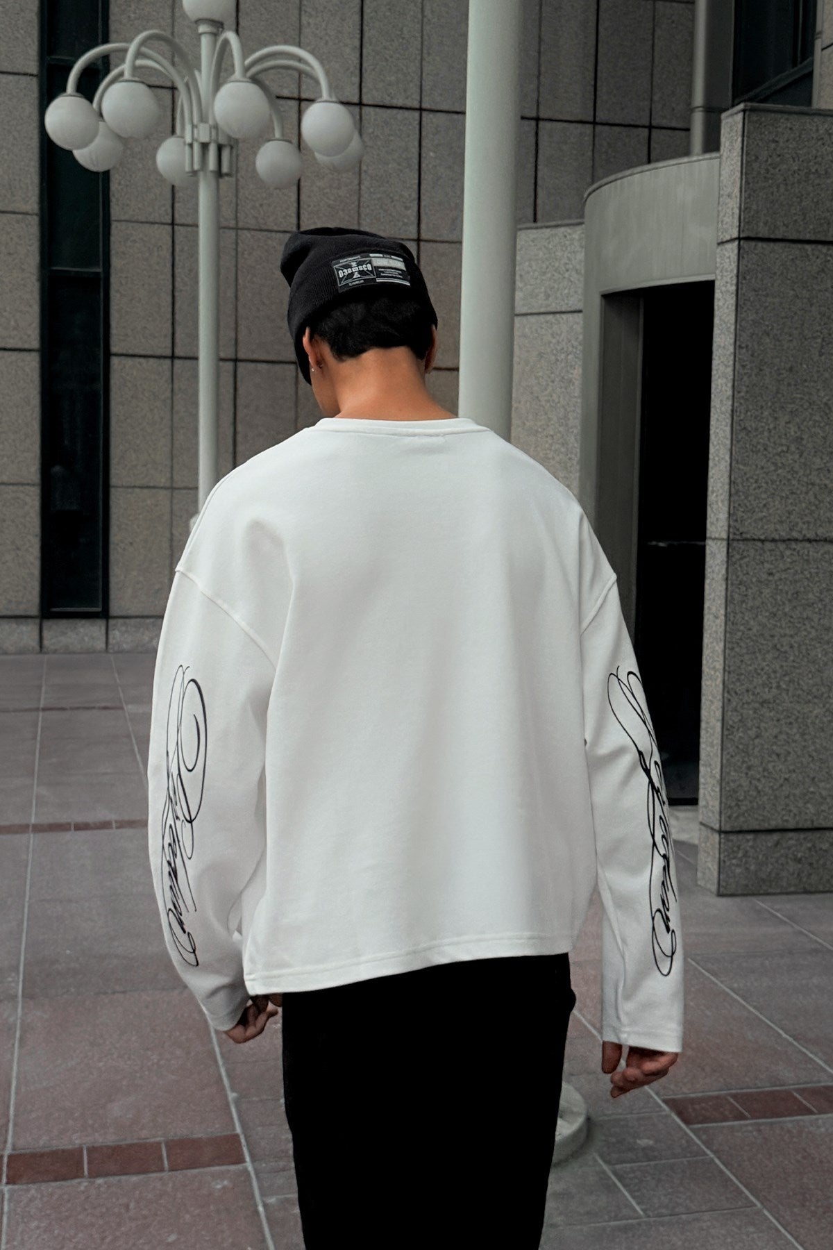 Curved Printed Boxy Fit Long-Sleeve