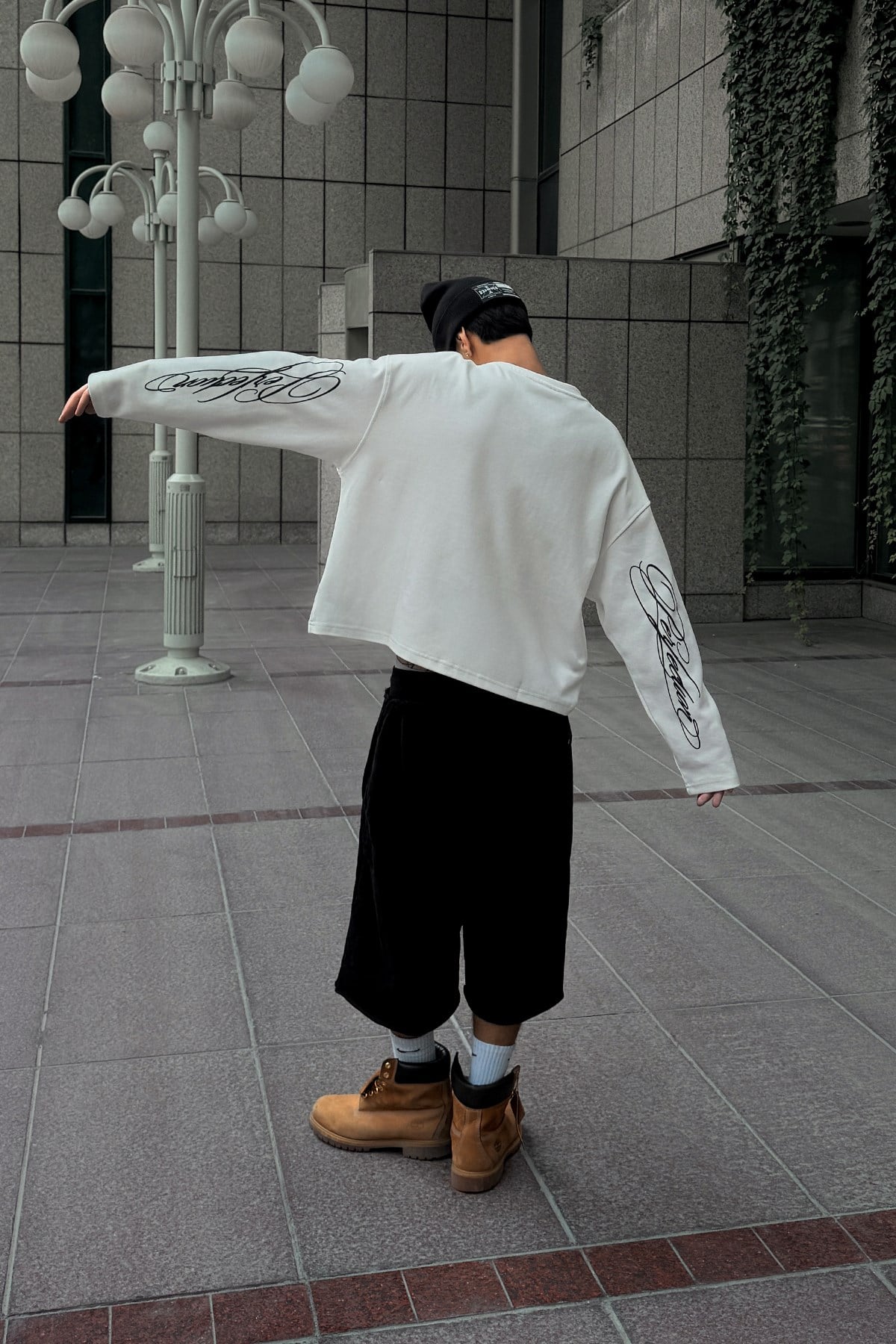Curved Printed Boxy Fit Long-Sleeve